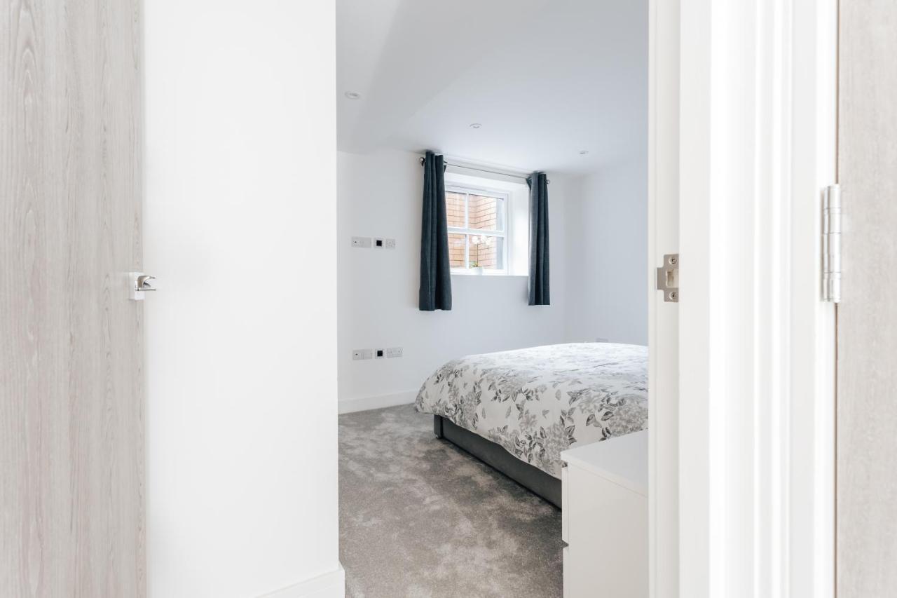 בורנמות' Contemporary Two Bedroom Duplex - Secluded Residence With Parking In A Prime Central Location מראה חיצוני תמונה